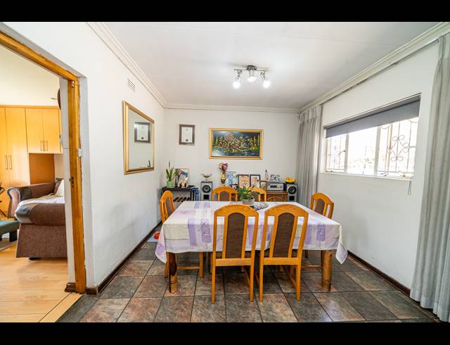 4 BEDROOM FREESTANDING FOR SALE IN DALPARK EXT 11